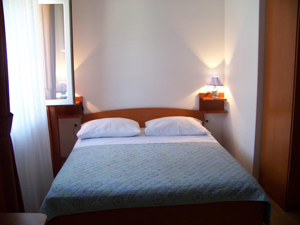 Apartments Bozikovic Ποντστράνα Δωμάτιο φωτογραφία