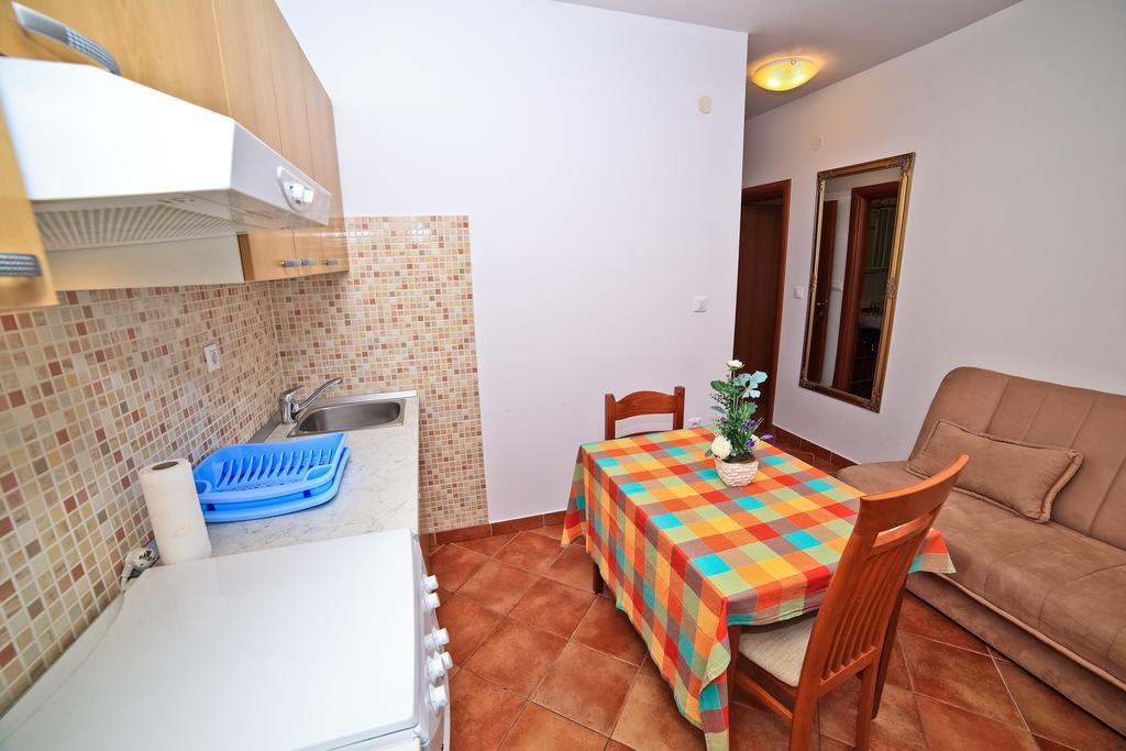 Apartments Bozikovic Ποντστράνα Δωμάτιο φωτογραφία