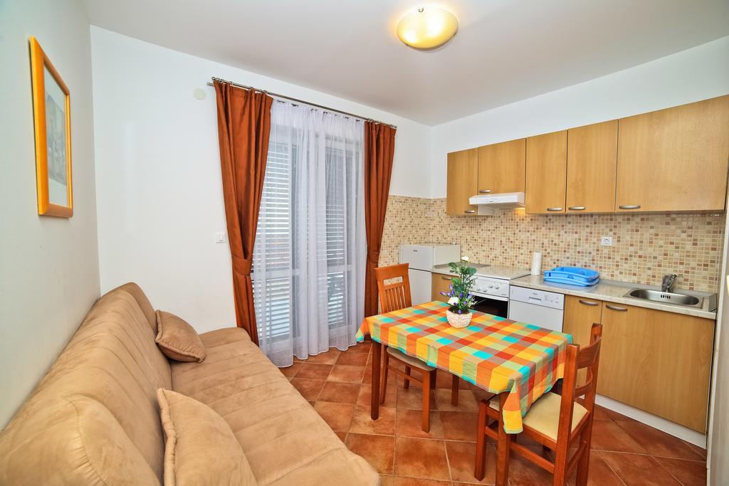 Apartments Bozikovic Ποντστράνα Δωμάτιο φωτογραφία