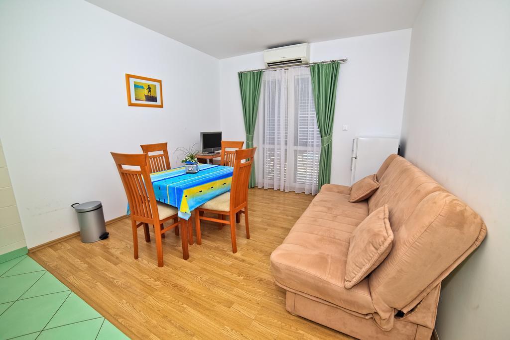 Apartments Bozikovic Ποντστράνα Δωμάτιο φωτογραφία