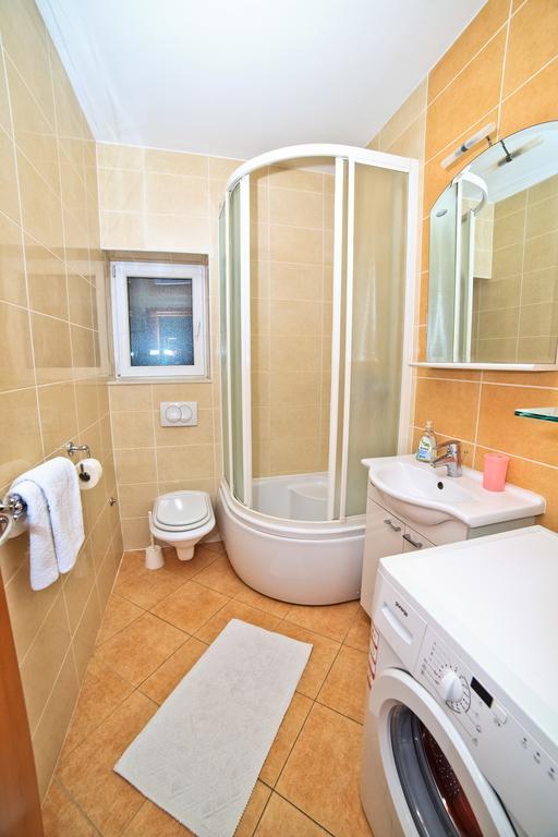 Apartments Bozikovic Ποντστράνα Δωμάτιο φωτογραφία
