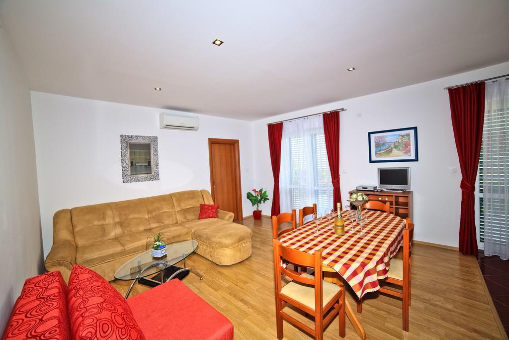 Apartments Bozikovic Ποντστράνα Εξωτερικό φωτογραφία
